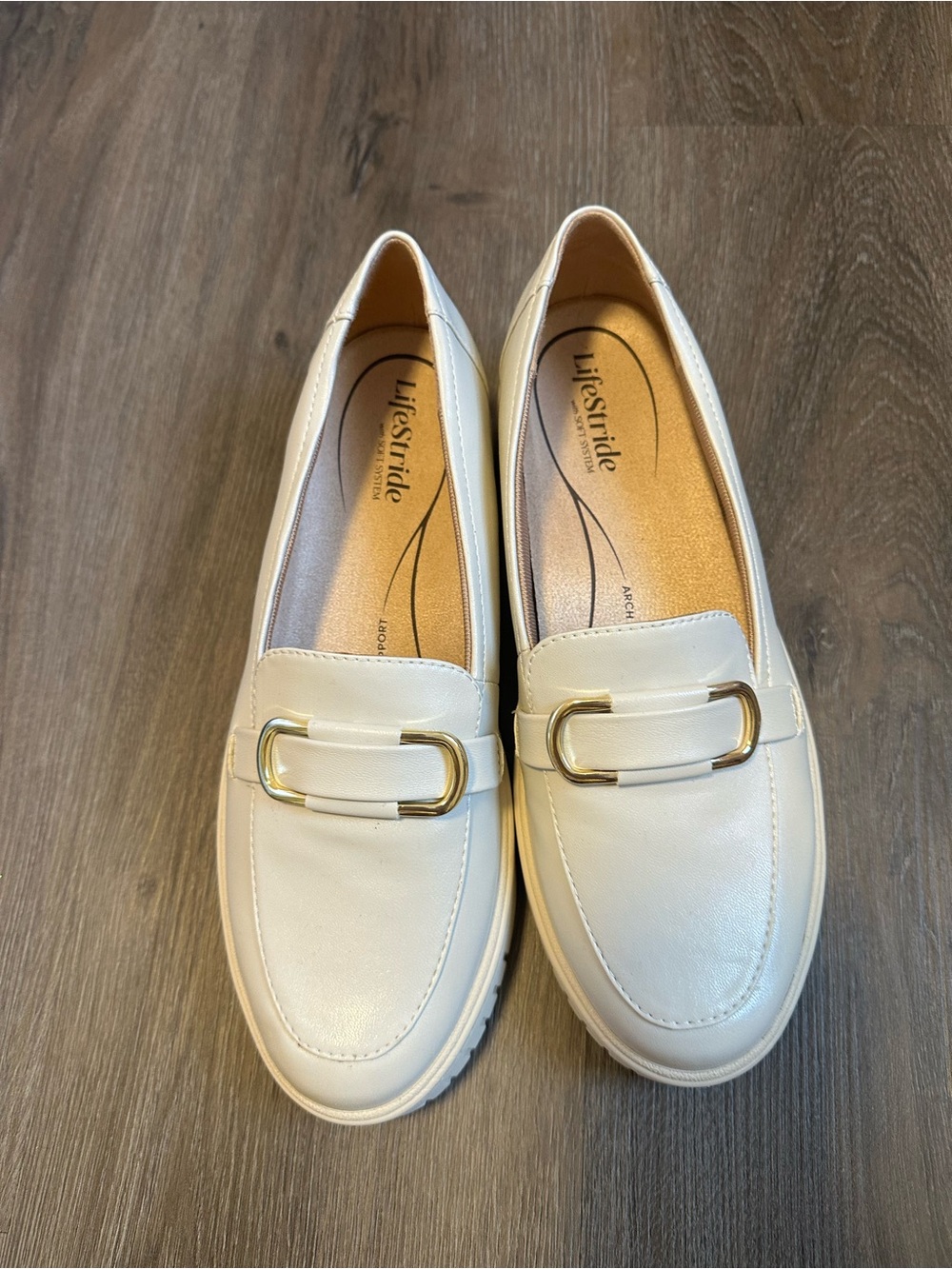 Life Stride off white Cream Loafer Flats with Gold Accent size 8.5